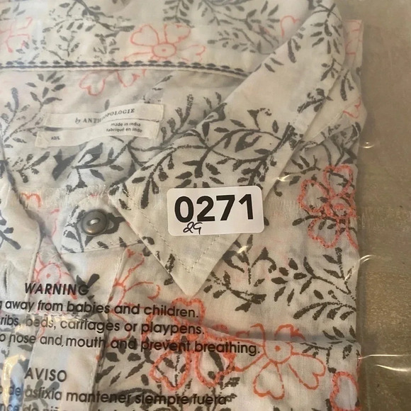 ANTHROPOLOGIE Button Up, Floral Blouse. - Picture 9 of 9